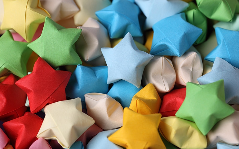 シモジマ オンライン 使いみちいろいろ 折り紙で作る星の折り方 包装用品 店舗用品の通販サイト