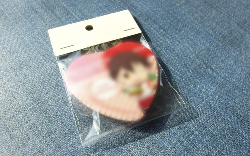 台紙のついたOPP袋入り缶バッチ