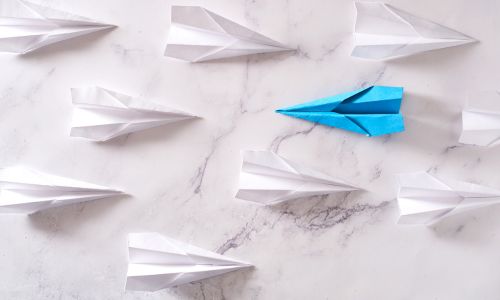 よく飛ぶ紙飛行機の折り方