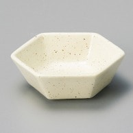 山万 クリーム　粉引六角一品  14240-589 1個（ご注文単位1個）【直送品】