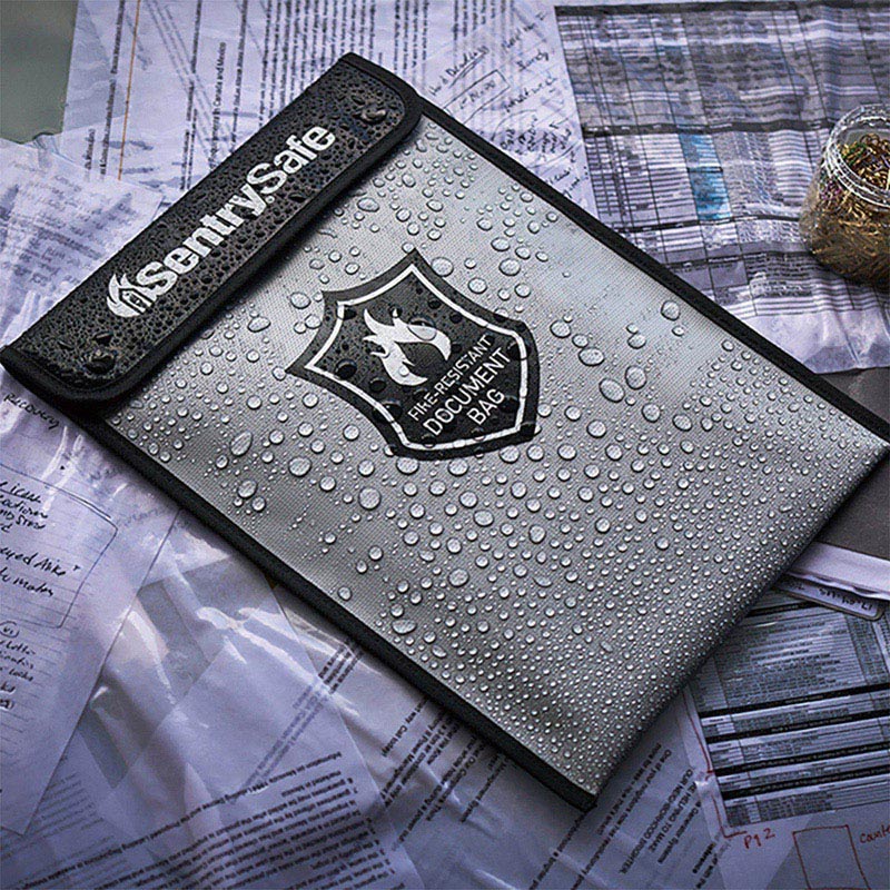 マスターロック・セントリー 耐火バッグ A4 FBWLZ0 1個(ご注文単位5個)【直送品】