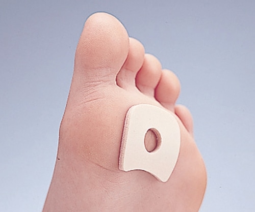 ドクター・ショール うおの目保護パッド(ドクター・ショール) 足の裏用 1袋(4個入) 509-000130-00 1袋(ご注文単位1袋)【直送品】