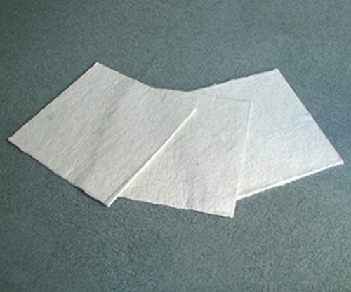 カクイ オイルキャッチャー　100枚入　50cm×50cm　吸着量1.8L　K-50 5KG 1箱（ご注文単位1箱）【直送品】