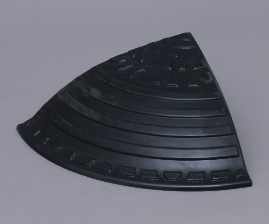 アイリスオーヤマ ゴム段差プレート コーナータイプ GDP-15C 1個(ご注文単位1個)【直送品】