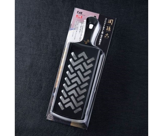 貝印 関孫六 コンパクトおろし器 受け皿付き 000DH3352 1個（ご注文単位1個）【直送品】