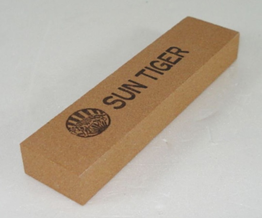 松永トイシ 油砥 朝日虎印 中研ぎ用 中目 #320 (115×38×16mm)  1本(ご注文単位1本)【直送品】