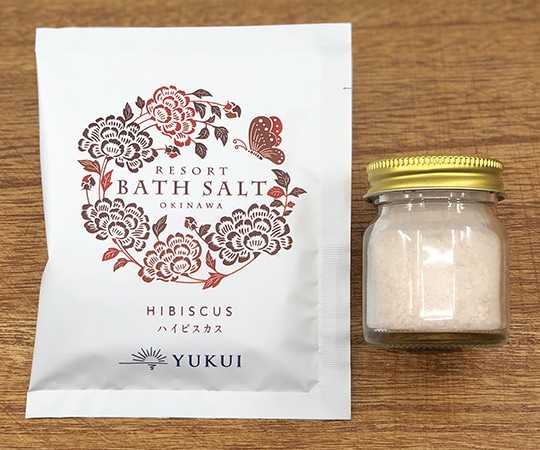 ラ クッチーナ YUKUI リゾートバスソルト ハイビスカス 1ケース（200個入） RB01 1ケース（ご注文単位1ケース）【直送品】