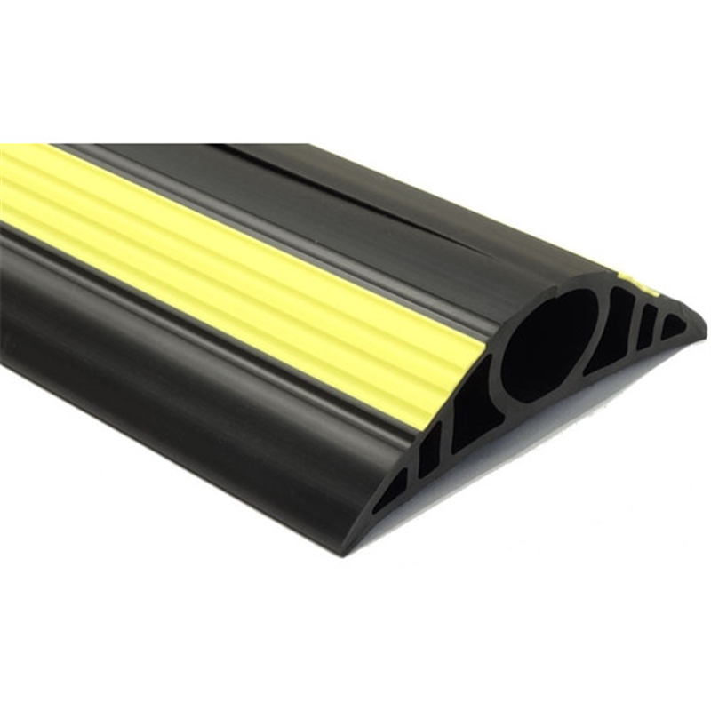 大研 ケーブルプロテクタ2 50x1M ブラック(黄色ライン入り) 1本（ご注文単位1本）【直送品】