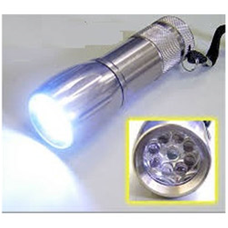 I.B.S　アイビーエス 懐中電灯 シルバー INJ-031 ［LED /単4乾電池×3］ INJ031 1個（ご注文単位1個）【直送品】