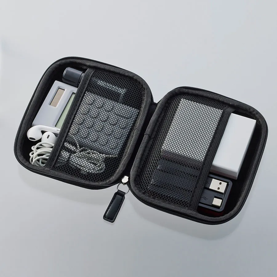 MARKLESS STYLE レザースタイル マルチケース M ホワイト TS-1688-044 1個(ご注文単位1個)【直送品】