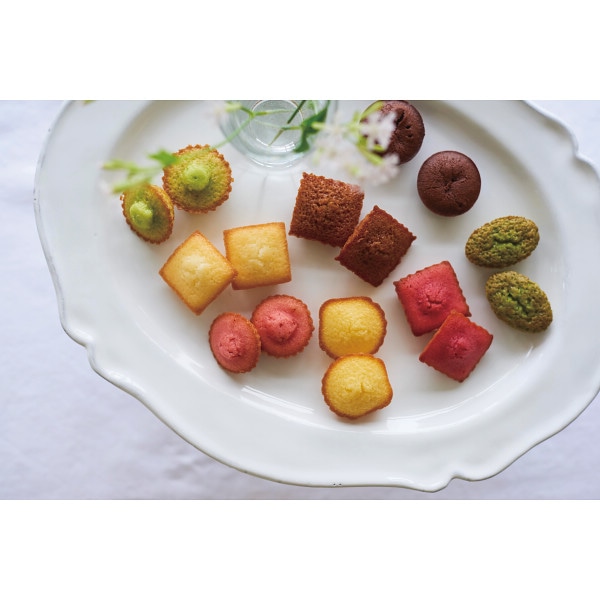 シャディ アンリ・シャルパンティエ　プティ・ガトー・アソルティ（１８個） 1個(ご注文単位1個) ※軽 【直送品】