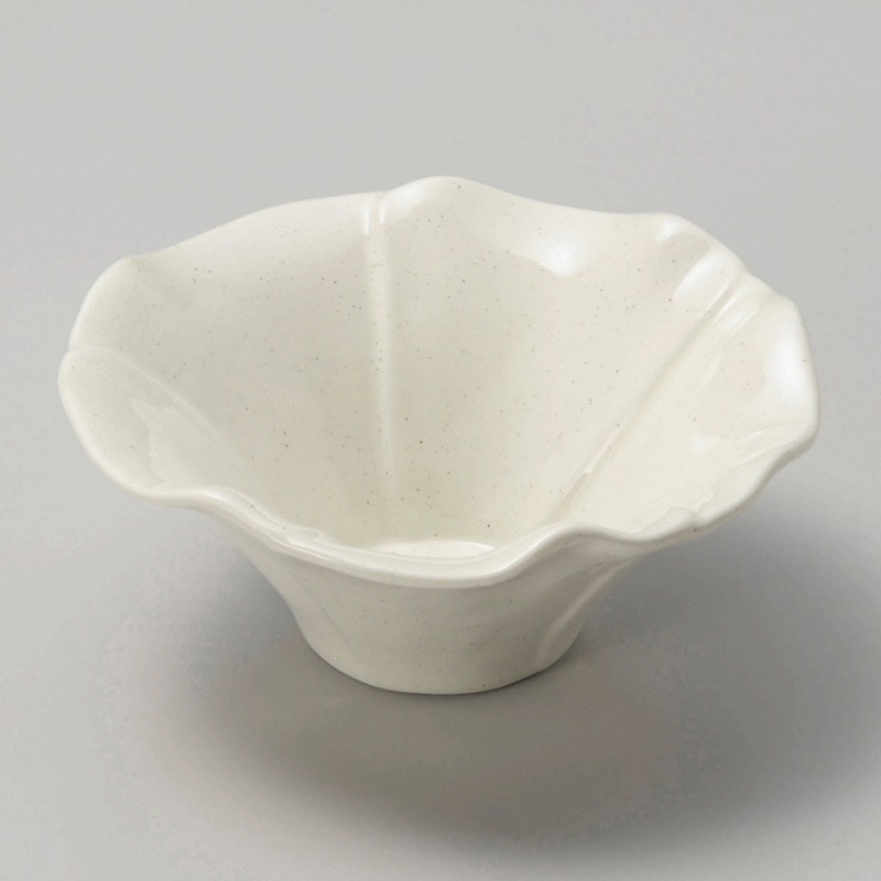 金正陶器 クリーム 花型小鉢 1個（ご注文単位1個）【直送品】