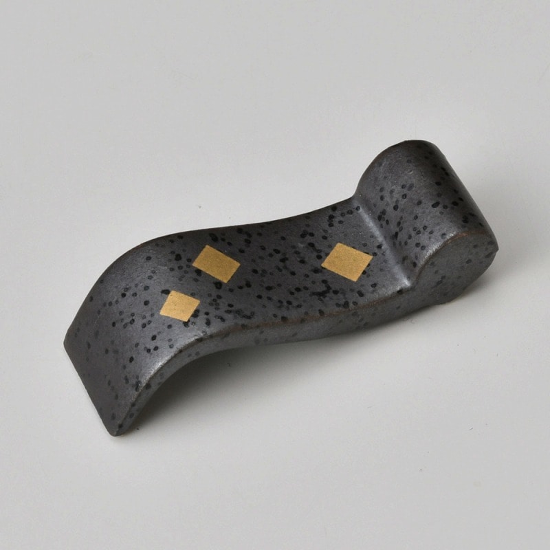 金正陶器 砂地市松巻物型箸置 1個(ご注文単位1個)【直送品】