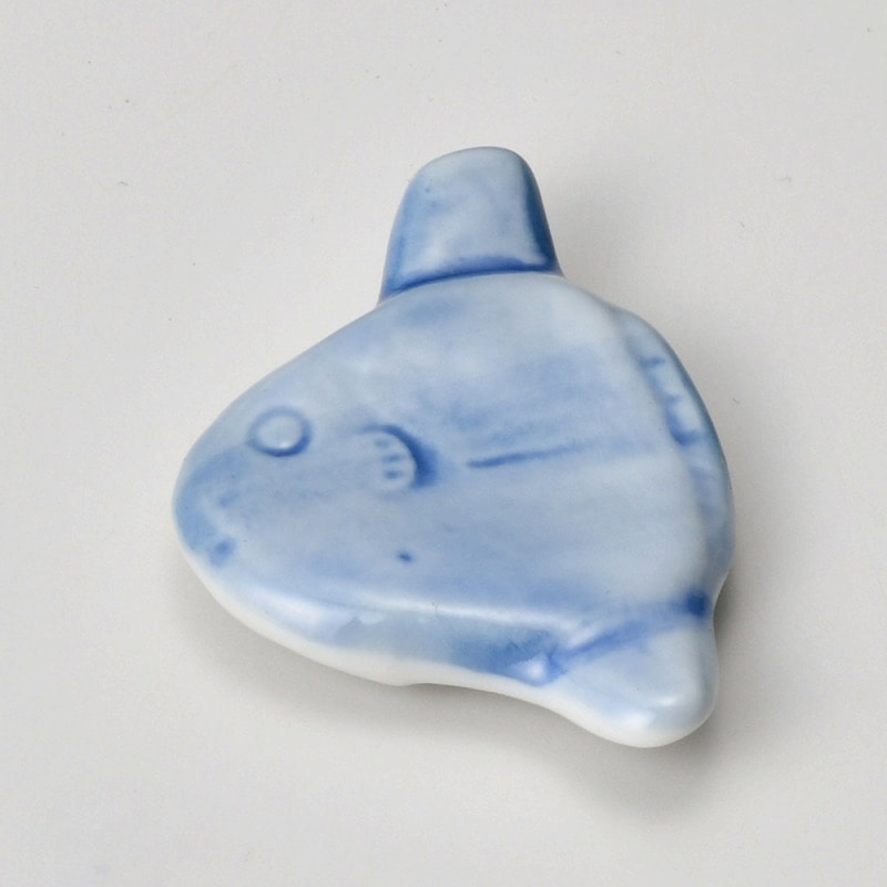 金正陶器 マンボウ骨付箸置 1個(ご注文単位1個)【直送品】