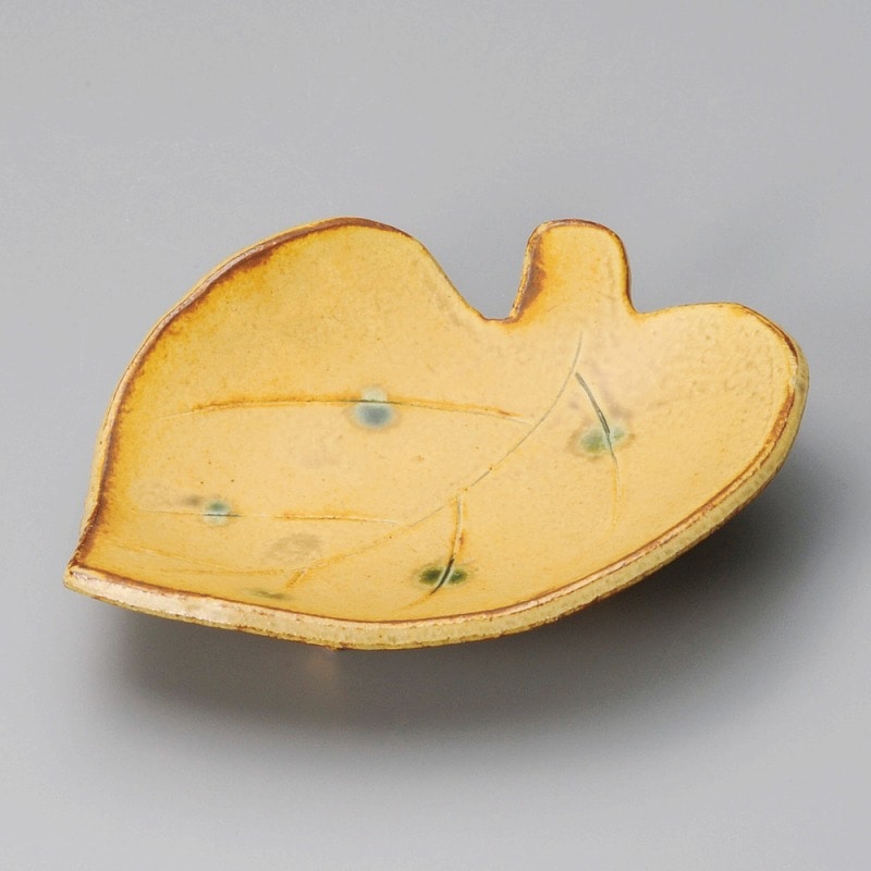 金正陶器 黄瀬戸葉形三つ足深皿 1個（ご注文単位1個）【直送品】