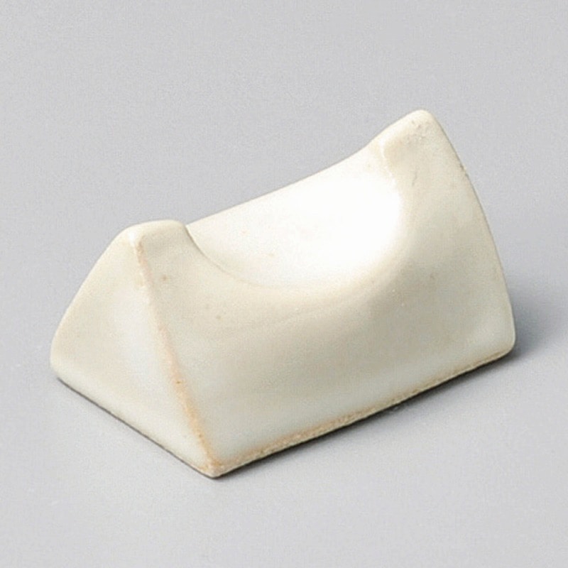 金正陶器 白マット三角枕箸置き 1個(ご注文単位1個)【直送品】