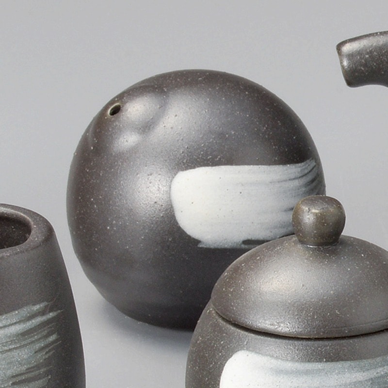 金正陶器 黒伊賀白ﾊｹ塩入(1ﾂ穴) 1個（ご注文単位1個）【直送品】
