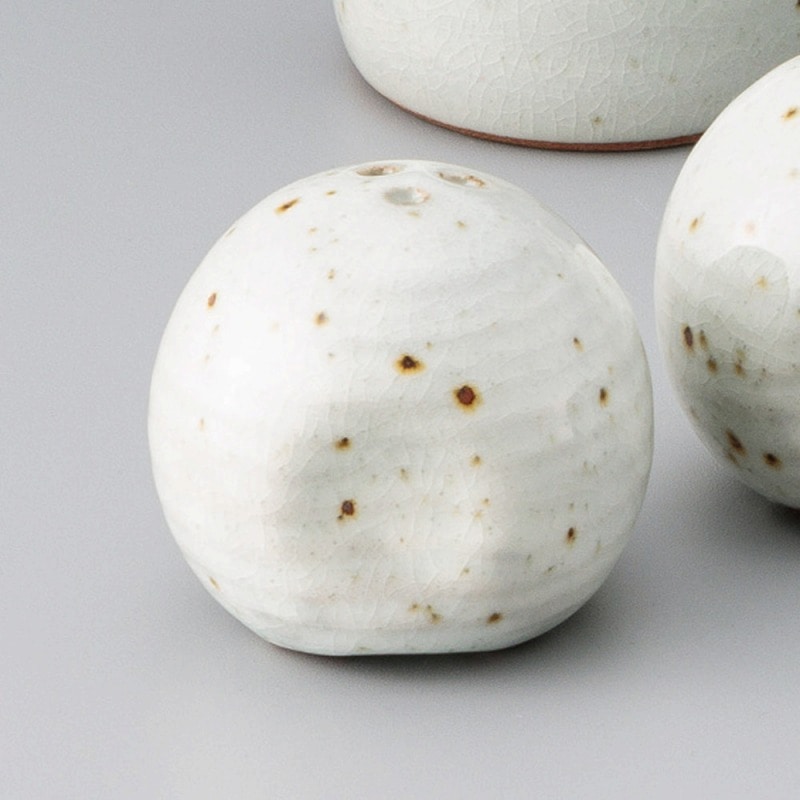 金正陶器 粉引青磁こしょう入(丸)(3ﾂ穴) 1個（ご注文単位1個）【直送品】