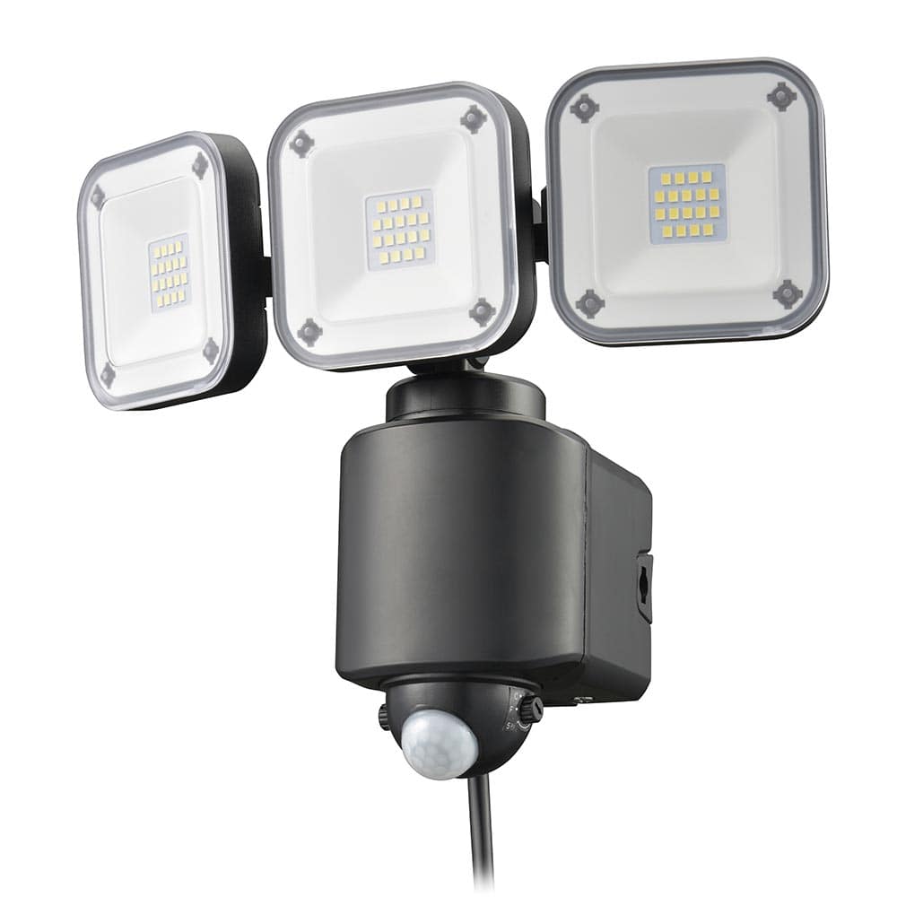 オーム電機 LS-A450W3 07-8810 monban 防犯センサーライト 3灯コンセント式 4500ルーメン(ご注文単位1袋)【直送品】