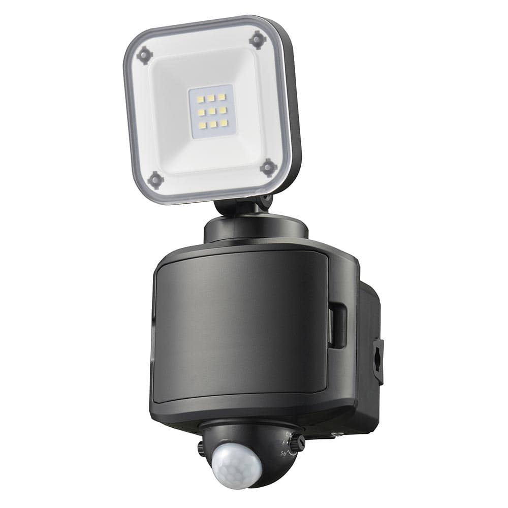 オーム電機 monban 防犯センサーライト 1灯乾電池式 400ルーメン 1個(ご注文単位1個)【直送品】