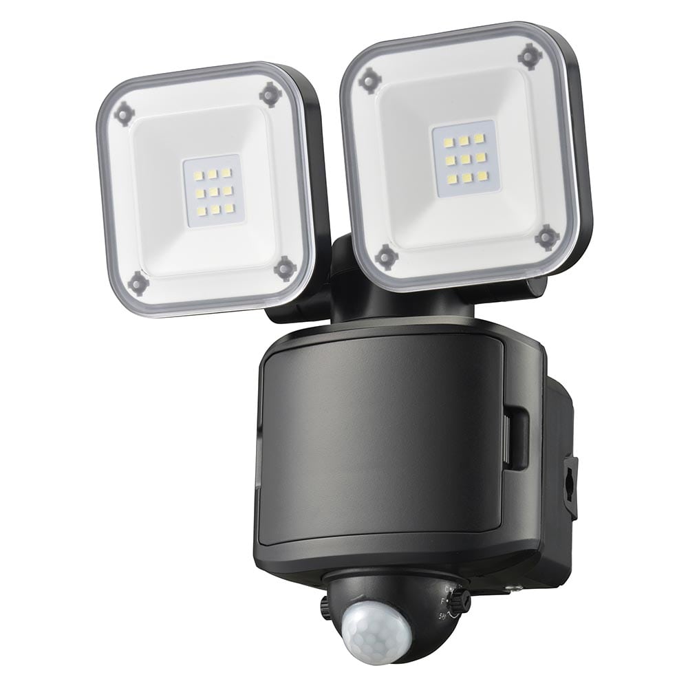 オーム電機 monban 防犯センサーライト 2灯乾電池式 650ルーメン 1個（ご注文単位1個）【直送品】