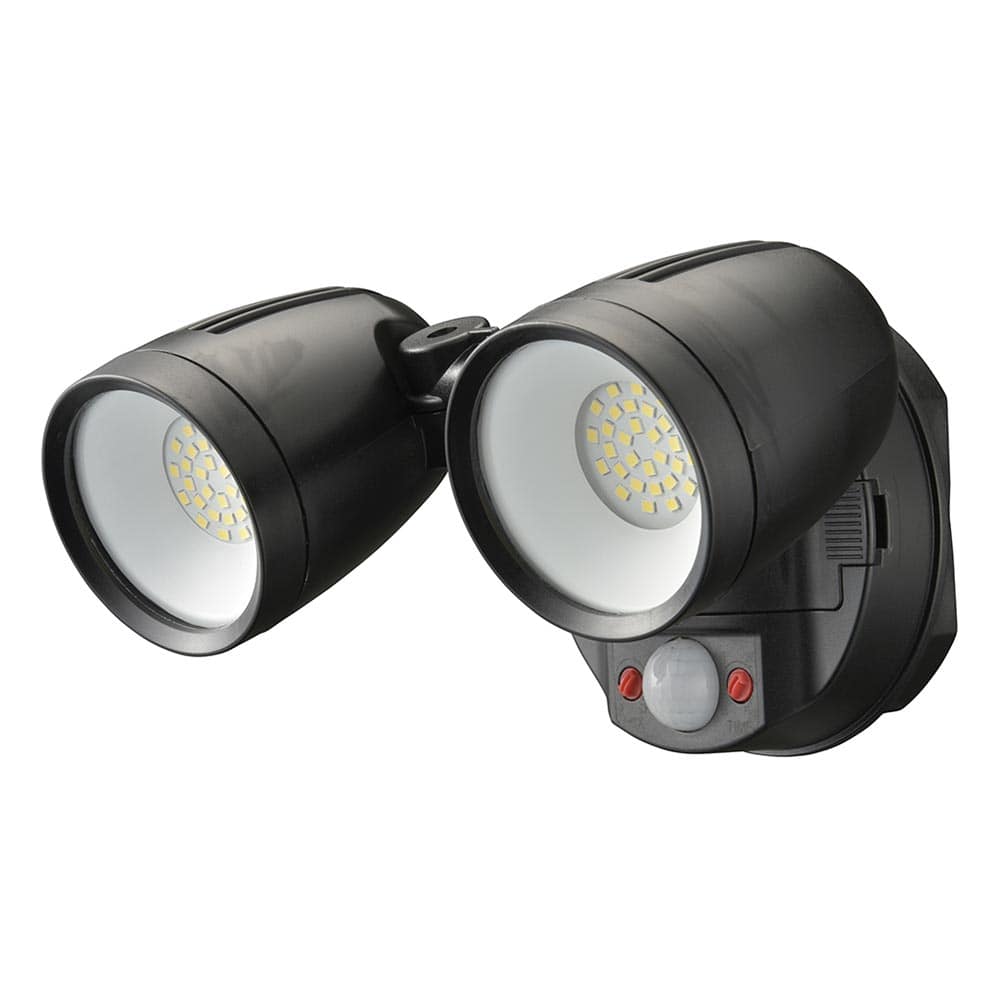 オーム電機 monban 防犯センサーライト 2灯リチウム充電池式 2000ルーメン 1個（ご注文単位1個）【直送品】