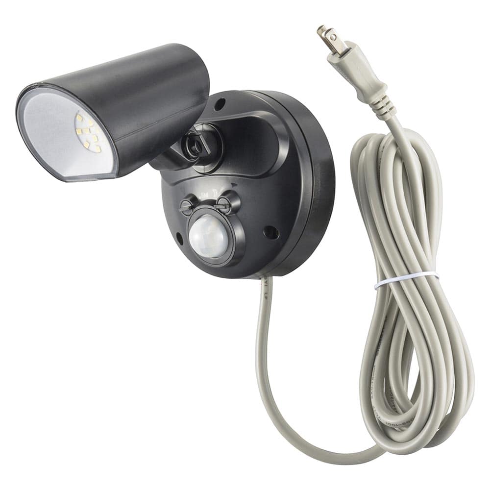 オーム電機 monban 防犯センサーライト 1灯コンセント式 1000ルーメン 1個(ご注文単位1個)【直送品】