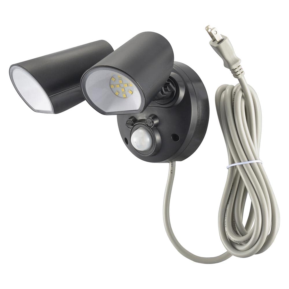 オーム電機 monban 防犯センサーライト 2灯コンセント式 2000ルーメン 1個(ご注文単位1個)【直送品】