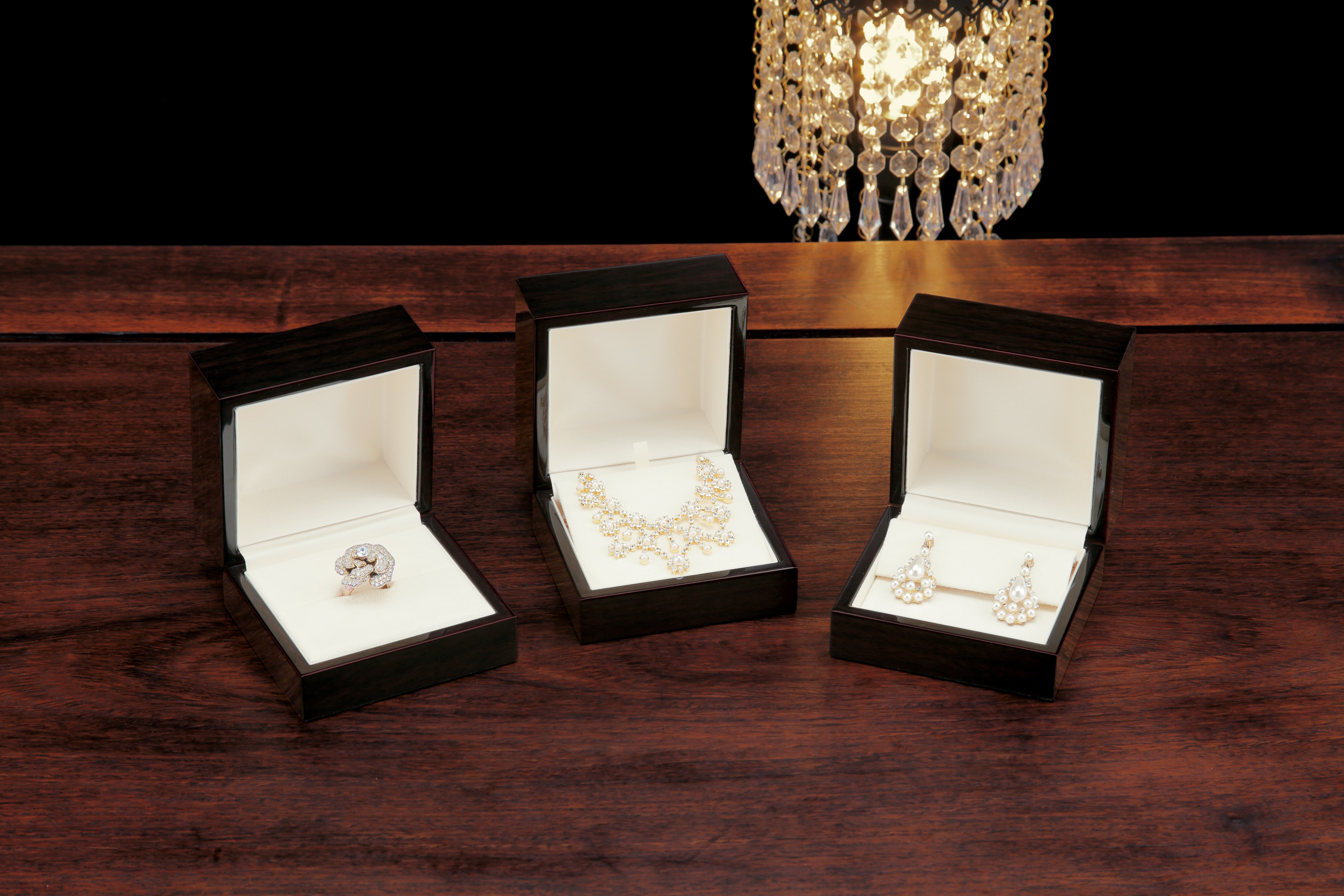 WOP-02-E-DBR 木製イヤリング・ピアスケース　木目塗装　Dブラウン 1個 （ご注文単位1個）【直送品】