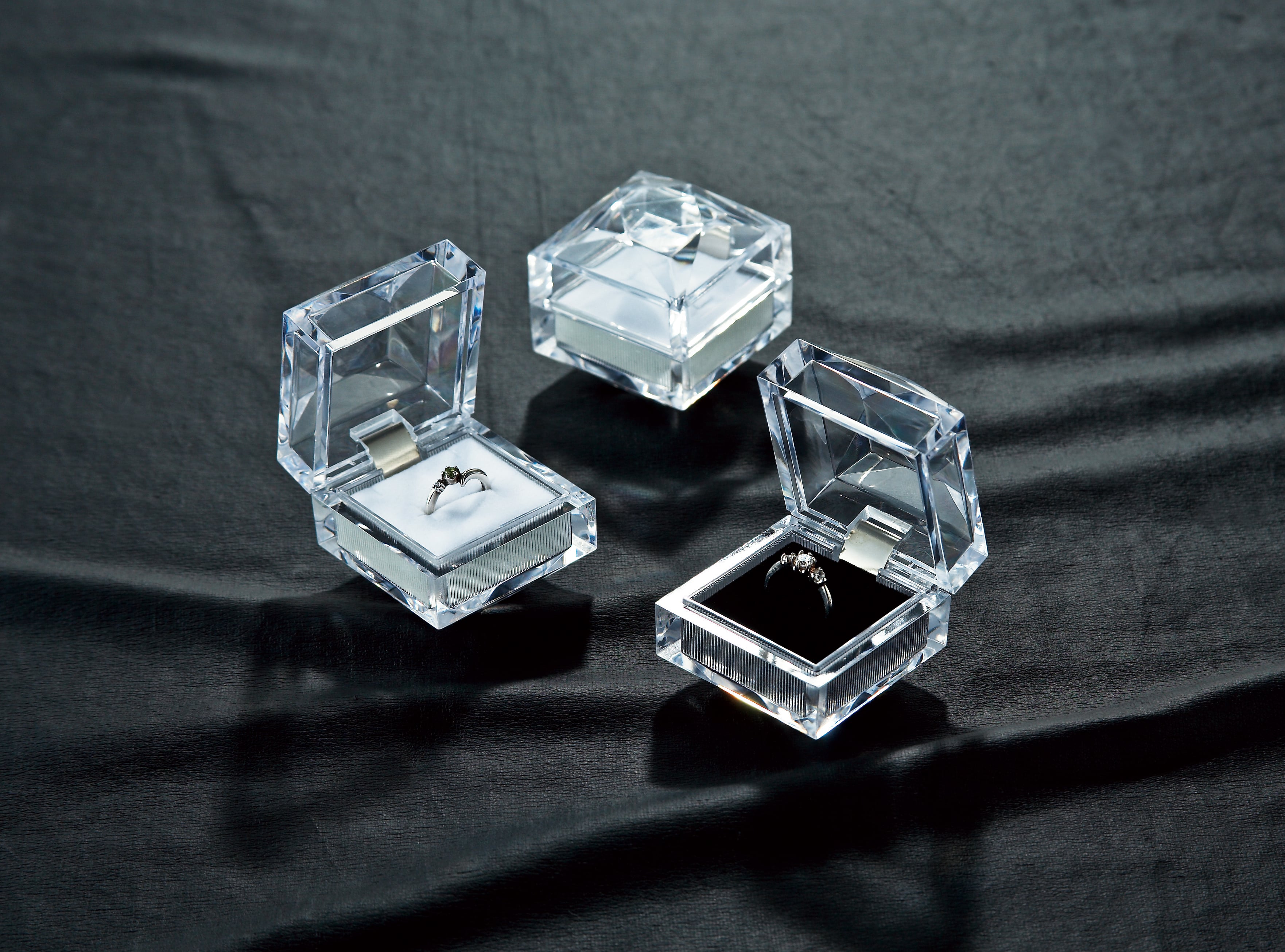 CR-01-RE-WH クリスタル調透明ケース 台紙付 ホワイト 1個 (ご注文単位40個)【直送品】