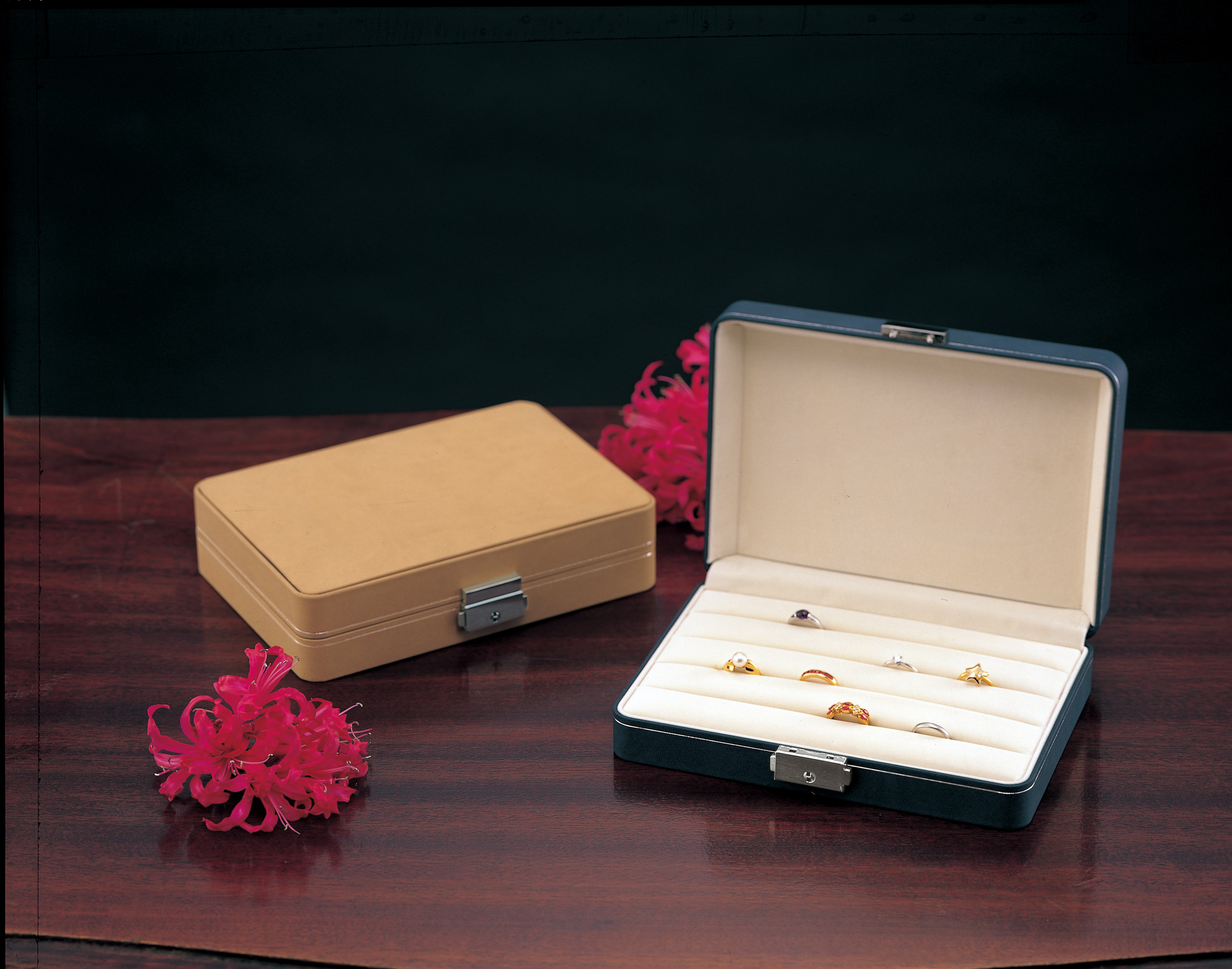 NB-32-R-BK リング32本差ケース ヌバック調生地 ブラック 1個 (ご注文単位6個)【直送品】