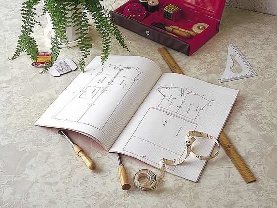 コクヨ キャンパスデザインノート(洋裁帳)A4 3ミリ方眼30枚赤 ヨサ-10R 1冊（ご注文単位1冊)【直送品】