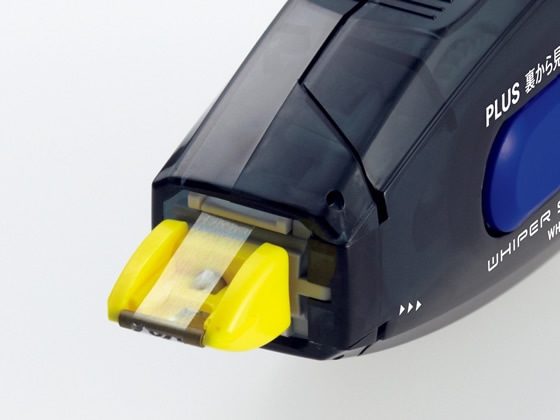 プラス 裏から見えない修正テープ本体4.2mm ブラック／ピンク 1個（ご注文単位1個)【直送品】