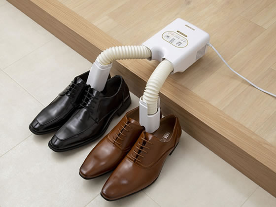 アイリスオーヤマ 脱臭くつ乾燥機 カラリエ SD-C2-W 1台(ご注文単位1台)【直送品】