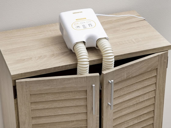 アイリスオーヤマ 脱臭くつ乾燥機 カラリエ SD-C2-W 1台(ご注文単位1台)【直送品】