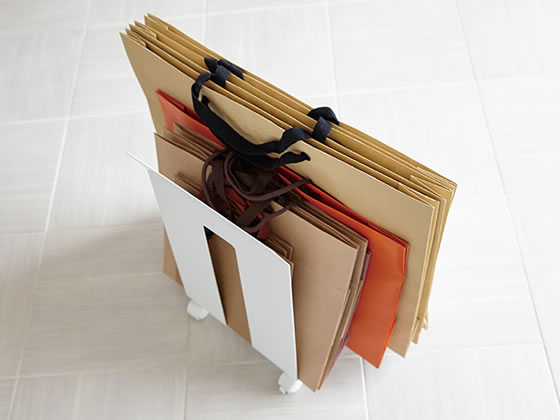 山崎実業 ダンボール&紙袋ストッカー フレーム ホワイト 3301 1台(ご注文単位1台)【直送品】