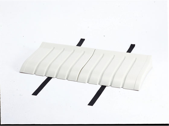 伊勢藤 エアコン室外機用カバー I-235 1個（ご注文単位1個)【直送品】