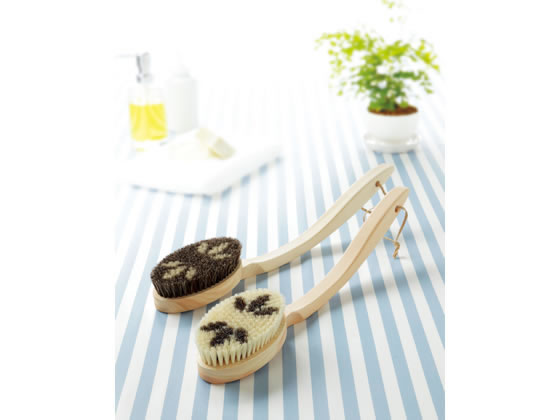 マーナ Bath ボディブラシ 曲柄(ミディアム) B583 1個(ご注文単位1個)【直送品】