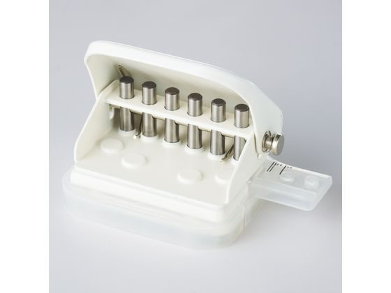 リヒトラブ ルーズリーフパンチ P1050 1個(ご注文単位1個)【直送品】