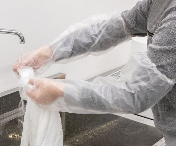 オオサキメディカル 介護用手袋ロング 粉なし 透明 フリーサイズ 30枚 1箱（ご注文単位1箱）【直送品】