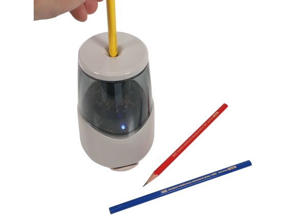 クツワ 充電式鉛筆けずり ミルキーグレー RS038GY 1個（ご注文単位1個）【直送品】