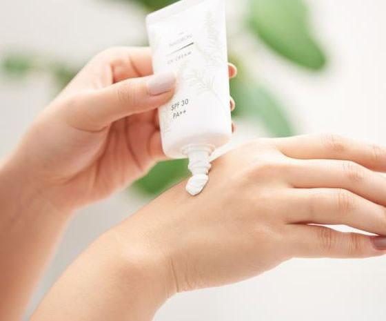 太陽油脂 パックスナチュロン UVクリームSPF30 45g 1個(ご注文単位1個)【直送品】