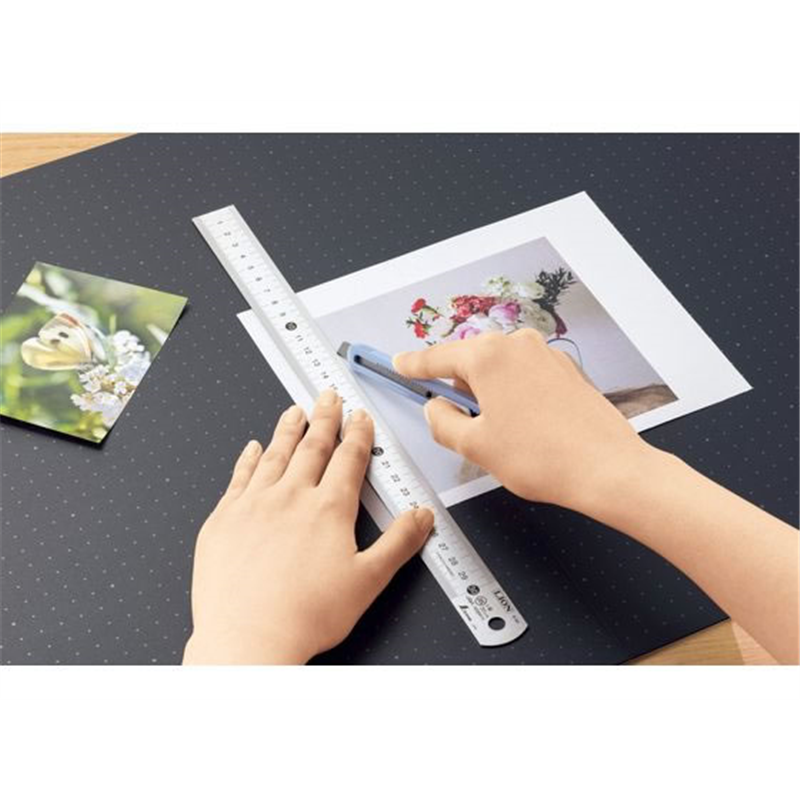 ライオン事務器 折りたたみ式カッティングマット A3 CM-45F 25720 1枚(ご注文単位1枚)【直送品】