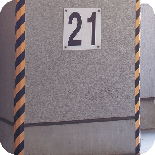 オカモト 布テープ トラ 50mm×25m 緑/白 No.111 1巻（ご注文単位1巻）【直送品】