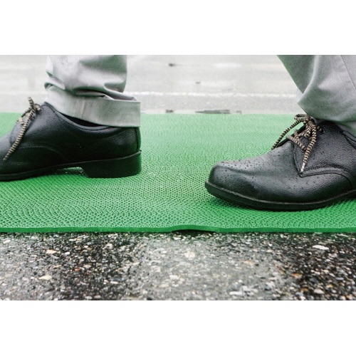 カーボーイ 水切り安全歩行マット 900×2000mm グリーン AI-9002GR 1巻(ご注文単位1巻)【直送品】