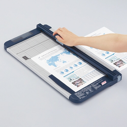 コクヨ ペーパーカッター ロータリー式 チタン加工刃 20枚切 A3 DN-TR201 1台(ご注文単位1台)【直送品】