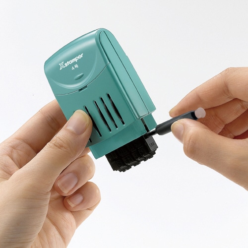 シヤチハタ Xスタンパー 回転日付印 欧文日付 3号 黒 XNDB-3/H-K 1個(ご注文単位1個)【直送品】