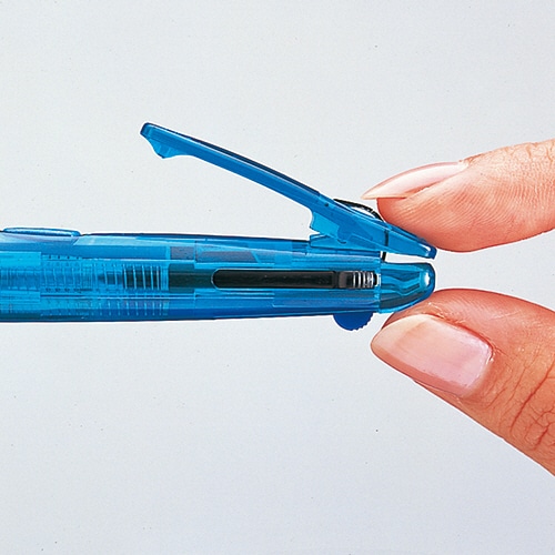 ゼブラ 3色油性ボールペン クリップ-オンG 3C 0.7mm (軸色:黒) B3A3-BK 1本(ご注文単位1本)【直送品】