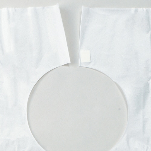 ストリックスデザイン お食事エプロン 使い捨てタイプ ホワイト KN-932 10枚/袋(ご注文単位1袋)【直送品】