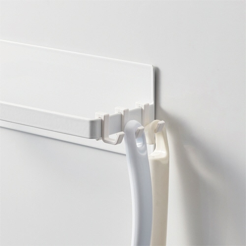 山崎実業 マグネットバスブーツホルダー タワー ホワイト 03625 1個(ご注文単位1個)【直送品】